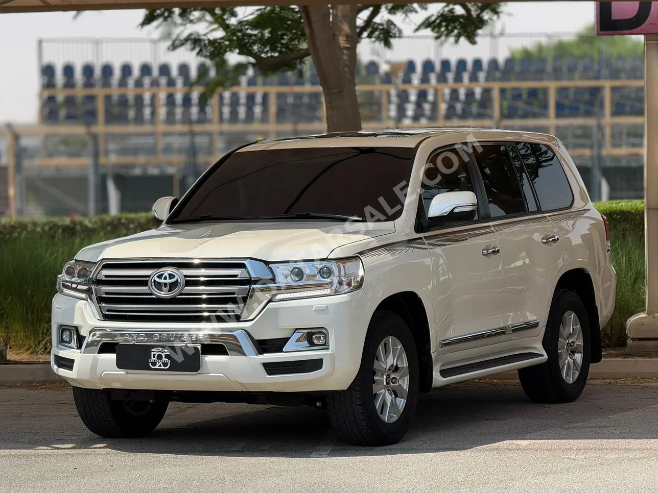 Toyota  Land Cruiser  GXR  2019  Automatic  149,000 Km  8 Cylinder  Four Wheel Drive (4WD)  SUV  White