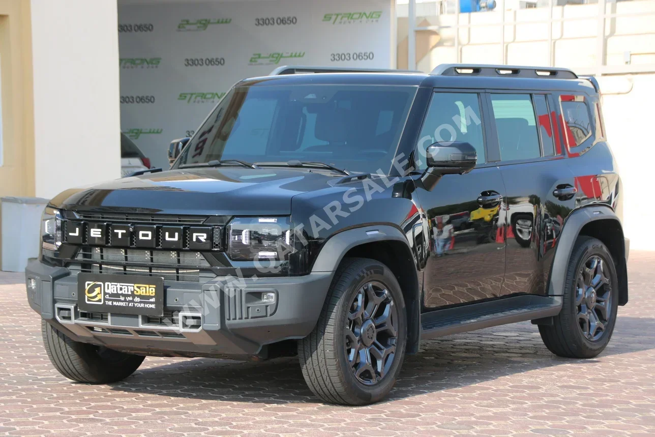 Jetour  T2  Luxury  2025  Automatic  21,000 Km  4 Cylinder  Four Wheel Drive (4WD)  SUV  Black  With Warranty