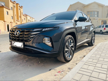 Hyundai  Tucson  2023  Automatic  63,175 Km  4 Cylinder  Front Wheel Drive (FWD)  SUV  Gray Metallic  With Warranty