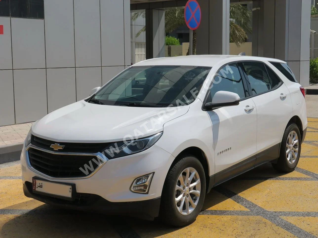 Chevrolet  Equinox  2019  Automatic  82,000 Km  4 Cylinder  Front Wheel Drive (FWD)  SUV  White