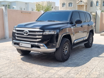 Toyota  Land Cruiser  GXR  2022  Automatic  75,000 Km  6 Cylinder  Four Wheel Drive (4WD)  SUV  Black  With Warranty