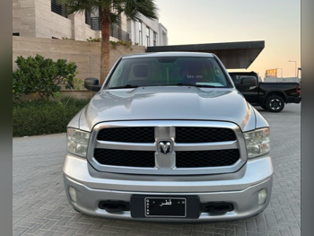 Dodge  Ram  1500  2016  Automatic  150,000 Km  8 Cylinder  Four Wheel Drive (4WD)  Pick Up  Gray