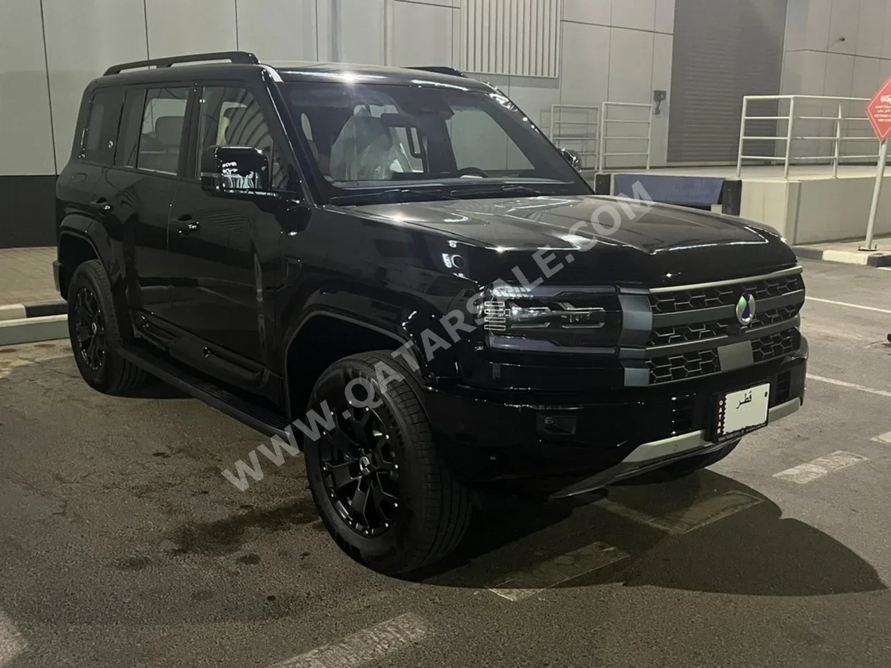 BYD  Denza  B 5  2026  Automatic  0 Km  4 Cylinder  Four Wheel Drive (4WD)  SUV  Black  With Warranty