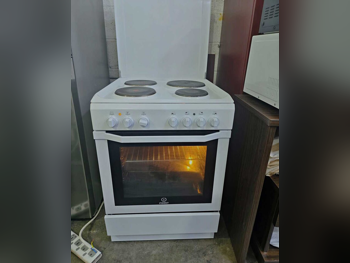 Indesit  Cooking Range  - Electric  - White
