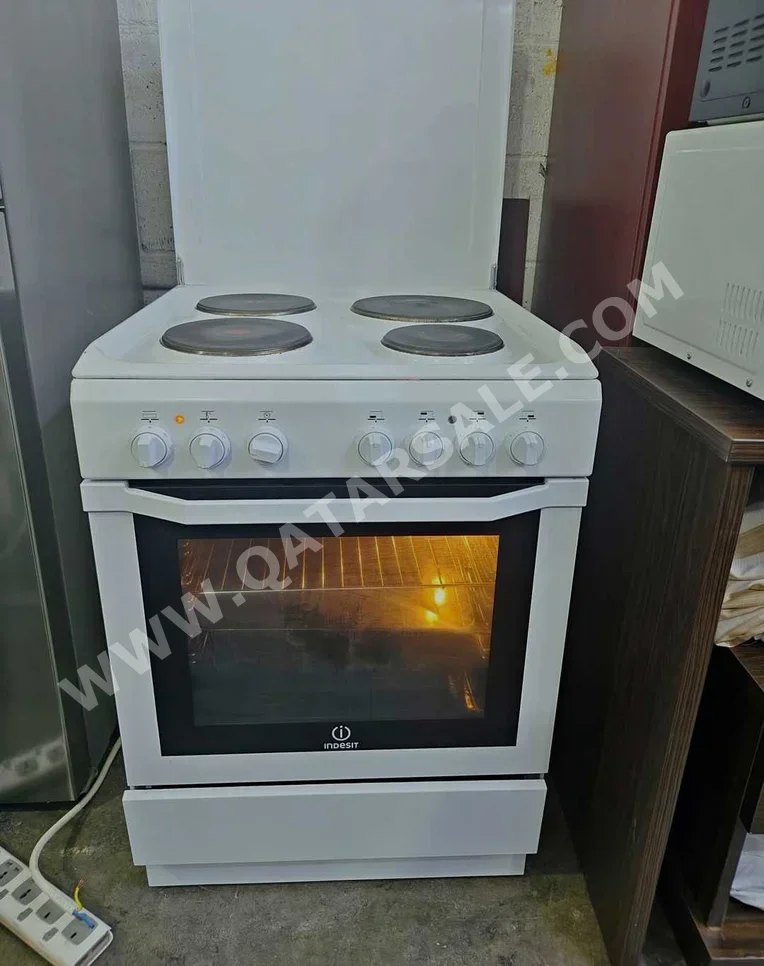 إنديسيت  طبّاخ  - كهرباء  - أبيض