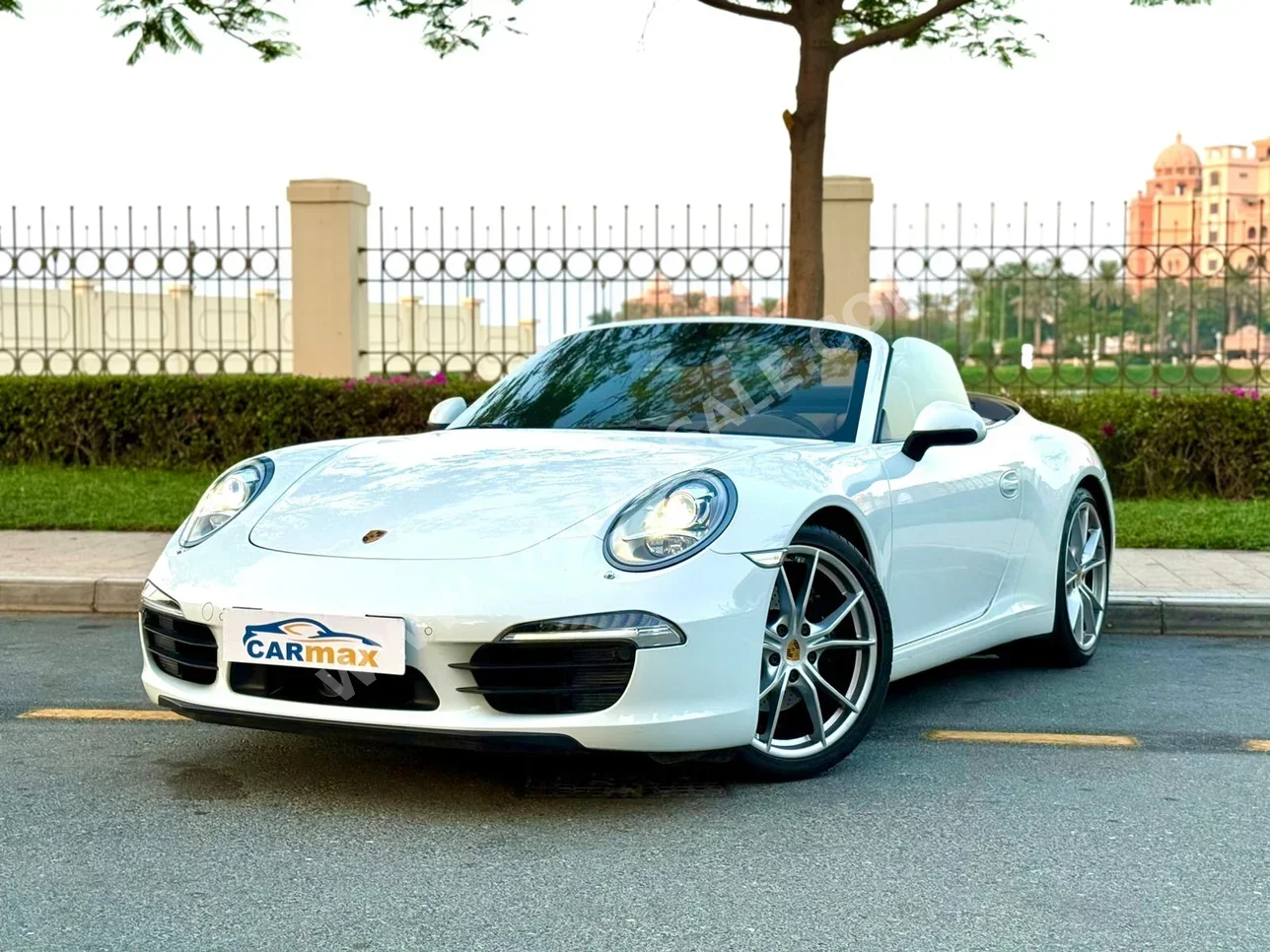 بورش  911  كاريرا  2014  اوتوماتيك  68,000 كم  6 سلندر  دفع خلفي  كشف  أبيض  تحت الضمان