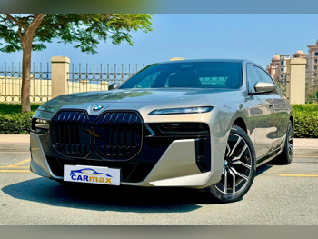 بي ام دبليو  الفئة - السابعة  740 اي  2026  اوتوماتيك  1,000 كم  6 سلندر  سحب امامي  سيدان  ذهبي  تحت الضمان