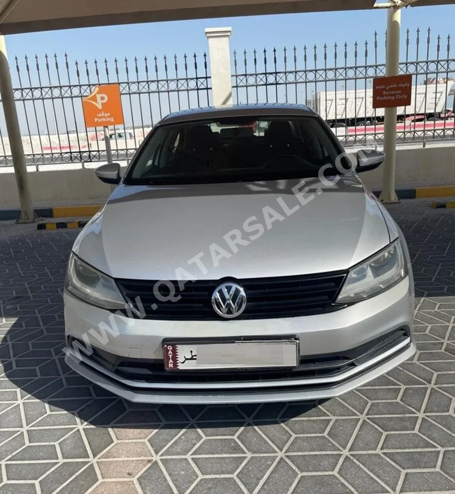 Volkswagen  Jetta  2016  Automatic  190,000 Km  4 Cylinder  Classic  Silver