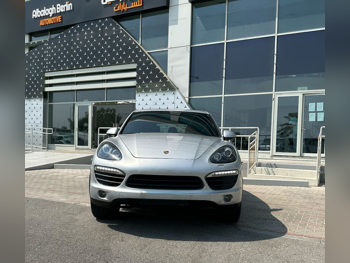Porsche  Cayenne  S  2012  Automatic  161,000 Km  8 Cylinder  Four Wheel Drive (4WD)  SUV  Light Gray