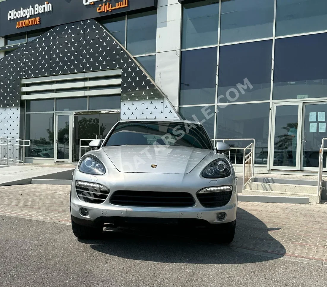 بورش  كيان  اس  2012  اوتوماتيك  161,000 كم  8 سلندر  دفع رباعي  اس يو في  رمادي فاتح