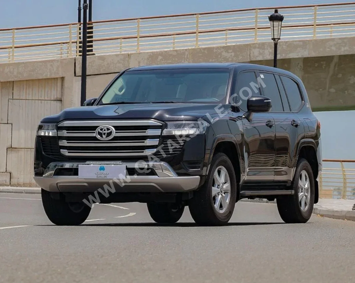 Toyota  Land Cruiser GXR  6 Cylinder  SUV 4x4  Black  2022