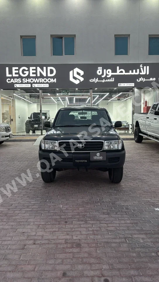 تويوتا  لاند كروزر  جي اكس ار  2002  اوتوماتيك  416,963 كم  6 سلندر  دفع رباعي  اس يو في  أسود
