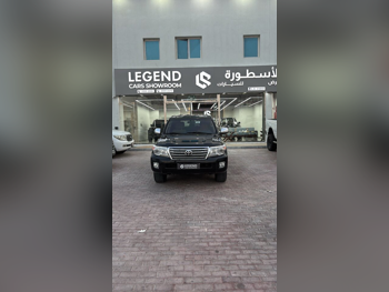 تويوتا  لاند كروزر  جي اكس ار - لمتيد  2015  اوتوماتيك  285,000 كم  8 سلندر  دفع رباعي  اس يو في  أسود