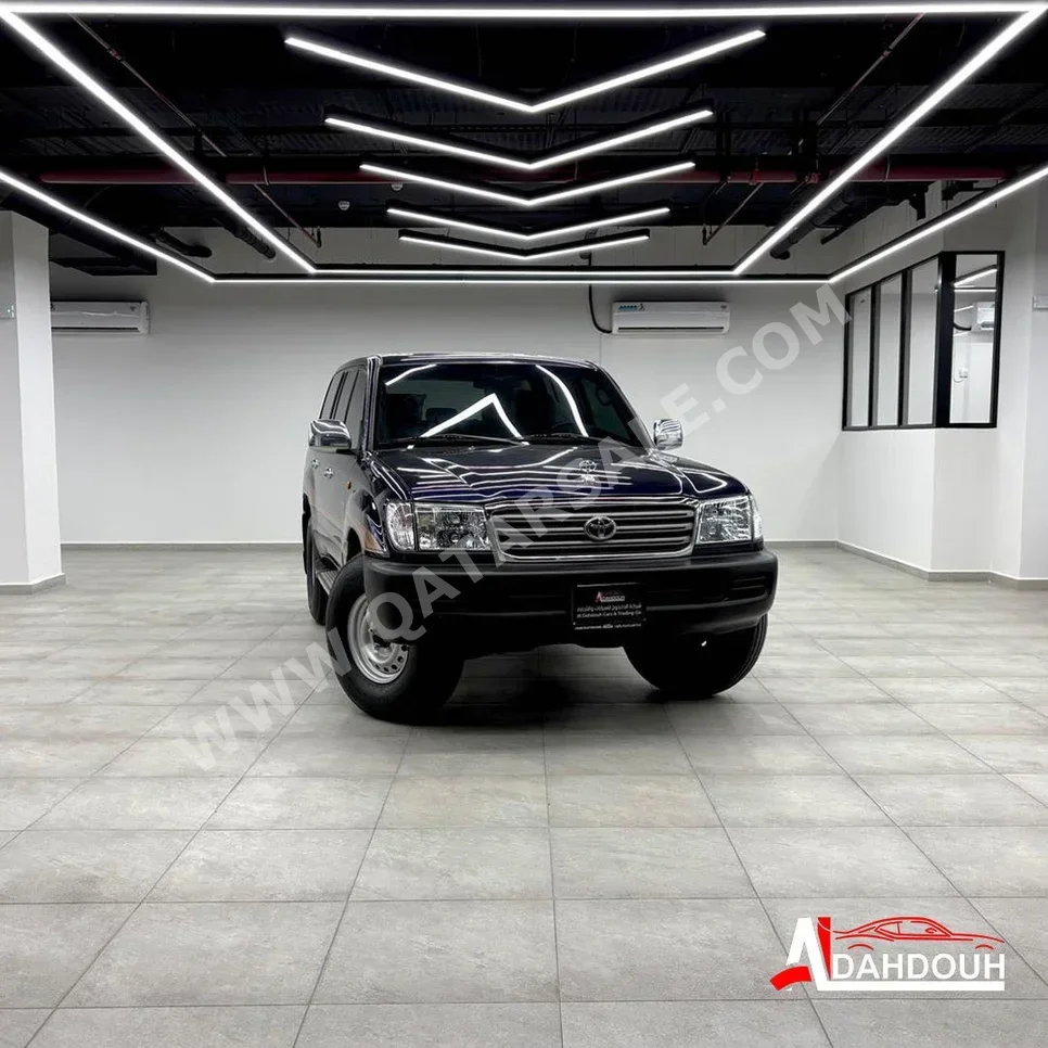 Toyota  Land Cruiser  GXR  2004  Automatic  334,000 Km  6 Cylinder  Four Wheel Drive (4WD)  SUV  Blue
