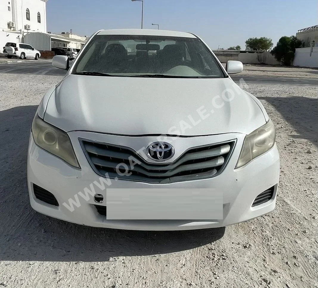 تويوتا  كامري  جي ال  2010  اوتوماتيك  511,000 كم  4 سلندر  سحب امامي  سيدان  أبيض