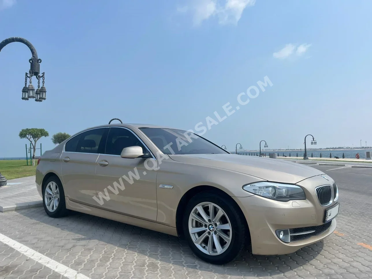 BMW  5-Series  520i  2013  Automatic  44,000 Km  6 Cylinder  Rear Wheel Drive (RWD)  Sedan  Gold