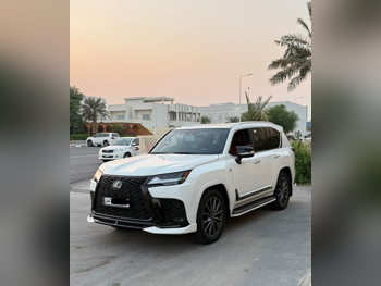 Lexus  LX  600 Luxury  2025  Automatic  15,000 Km  6 Cylinder  All Wheel Drive (AWD)  SUV  White  With Warranty