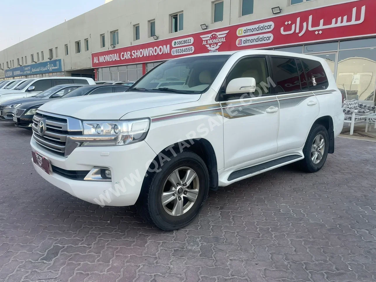 Toyota  Land Cruiser  GXR  2016  Automatic  253,000 Km  6 Cylinder  Four Wheel Drive (4WD)  SUV  White