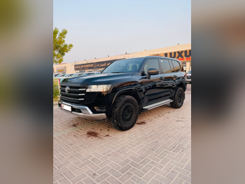 Toyota  Land Cruiser  GX  2024  Automatic  37,000 Km  6 Cylinder  Four Wheel Drive (4WD)  SUV  Black  With Warranty