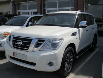 Nissan  Patrol  Platinum  2014  Automatic  313,000 Km  8 Cylinder  Four Wheel Drive (4WD)  SUV  White