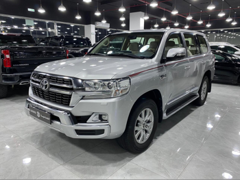Toyota  Land Cruiser  GXR  2021  Automatic  134,000 Km  6 Cylinder  Four Wheel Drive (4WD)  SUV  Silver