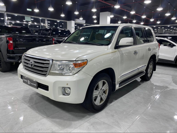 Toyota  Land Cruiser  VXR  2015  Automatic  300,000 Km  8 Cylinder  Four Wheel Drive (4WD)  SUV  White