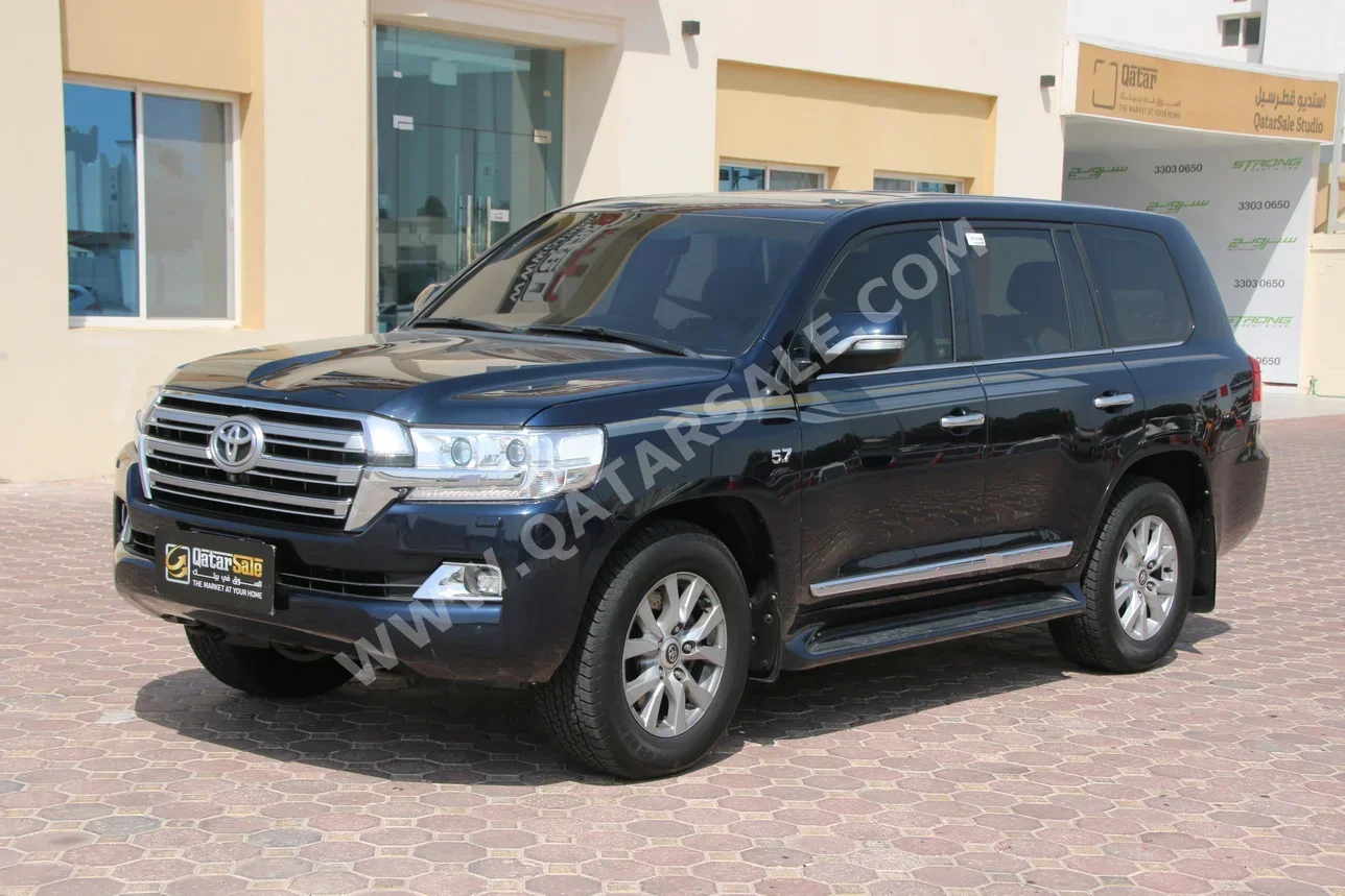 Toyota  Land Cruiser  VXR  2016  Automatic  280,000 Km  8 Cylinder  Four Wheel Drive (4WD)  SUV  Dark Blue