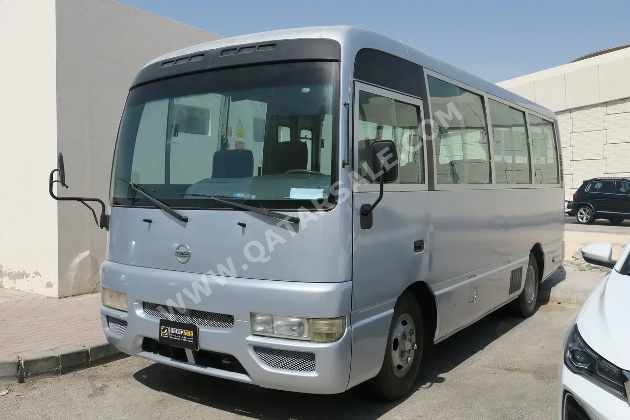 نيسان  سيلفيا  2008  عادي  450,000 كم  6 سلندر  دفع خلفي  فان \ باص  فضي