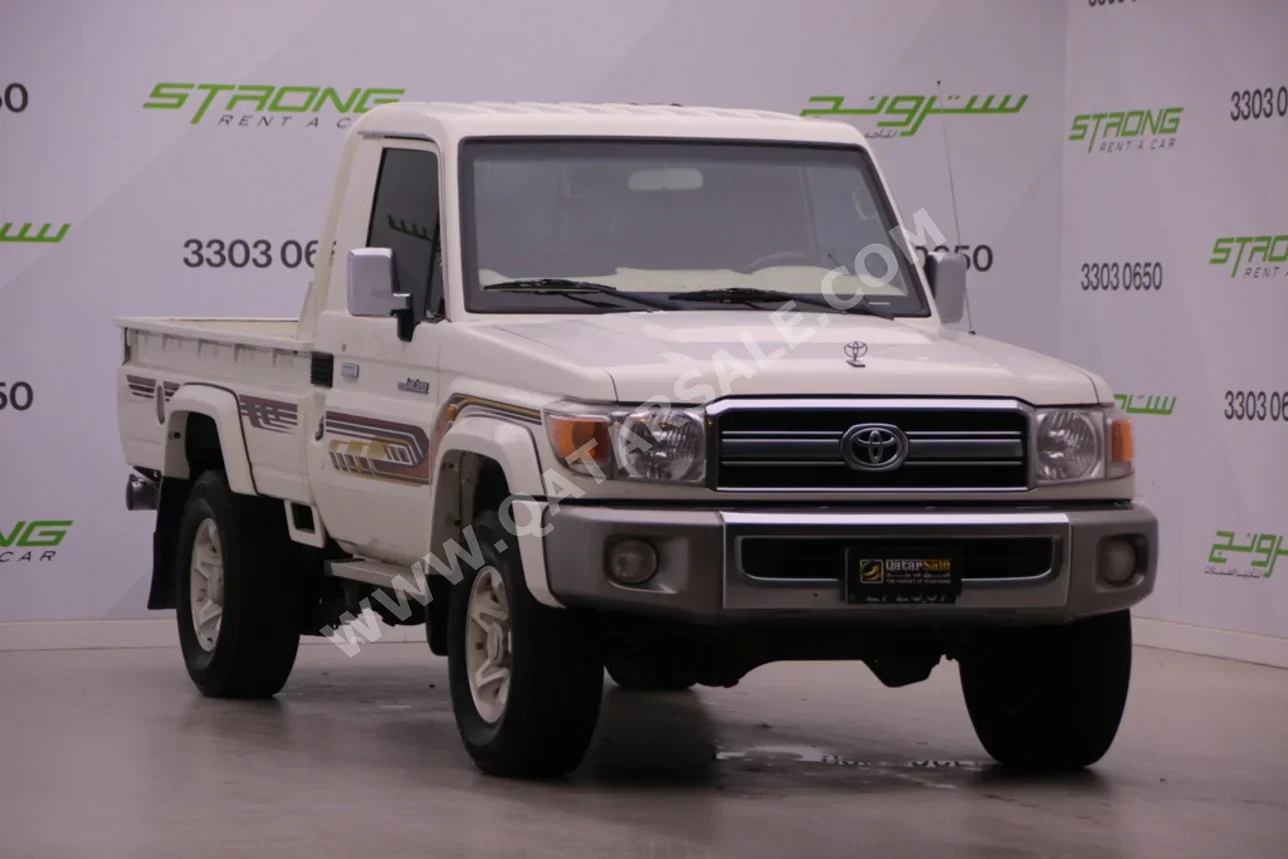 Toyota  Land Cruiser  LX  2022  Manual  131,000 Km  6 Cylinder  Four Wheel Drive (4WD)  Pick Up  White