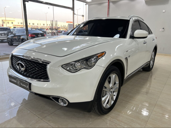 Infiniti  Q  70 S  2018  Automatic  109,000 Km  6 Cylinder  Rear Wheel Drive (RWD)  Sedan  White
