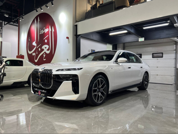 BMW  7-Series  740 i  2023  Automatic  3,000 Km  6 Cylinder  Rear Wheel Drive (RWD)  Sedan  Pearl  With Warranty