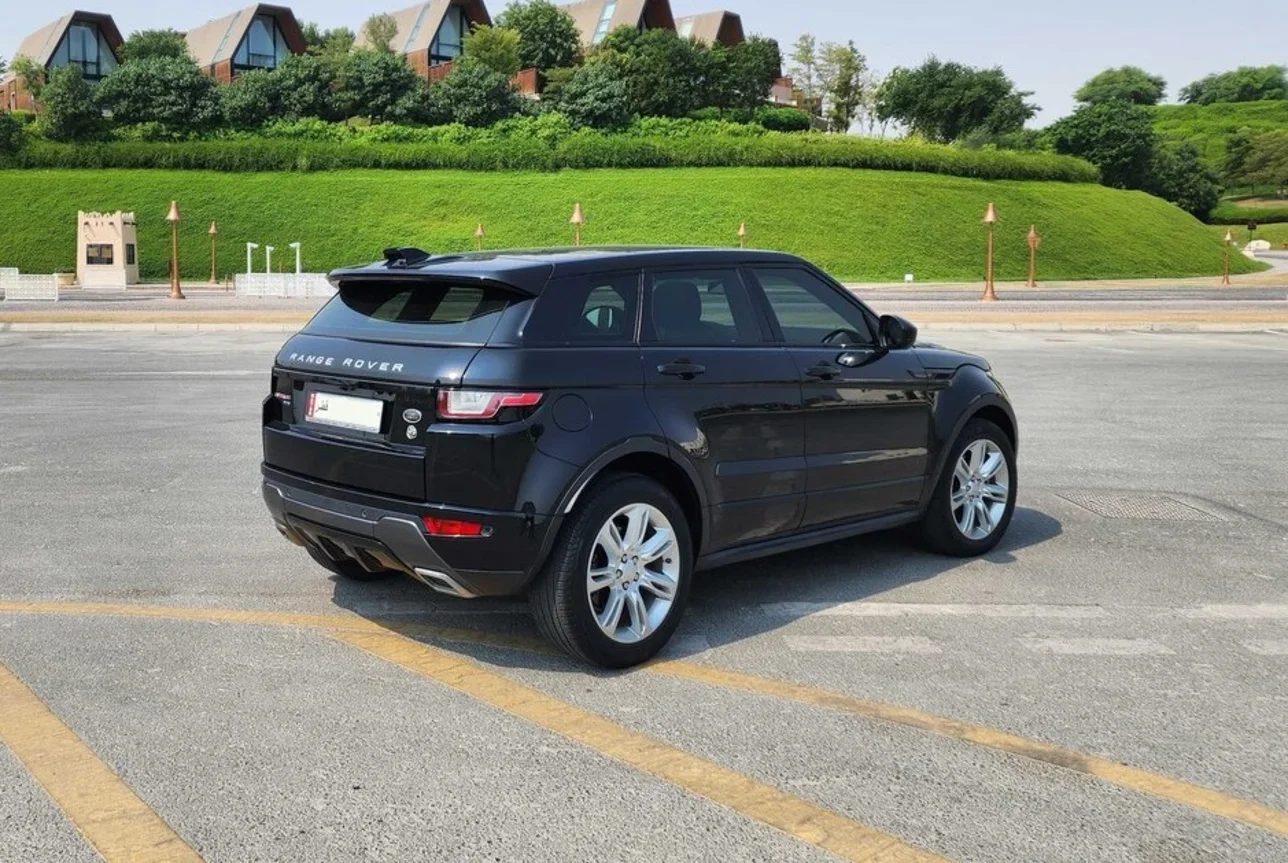 لاند روفر  أيفوك  داينمك اج اس اي  2018  تبترونك  96,000 كم  4 سلندر  دفع رباعي  اس يو في  أسود