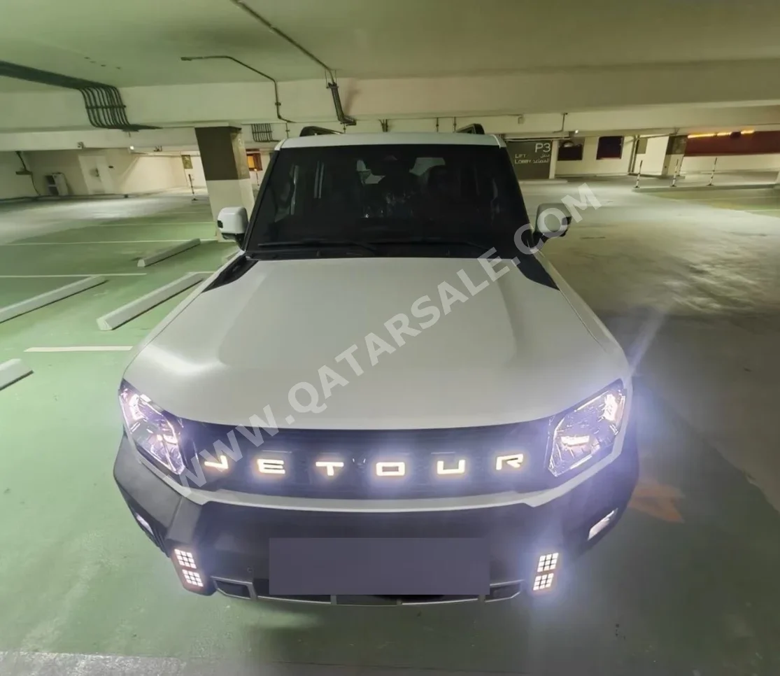 Jetour  T2  Luxury Plus  2025  Automatic  13,000 Km  4 Cylinder  Four Wheel Drive (4WD)  SUV  White  With Warranty