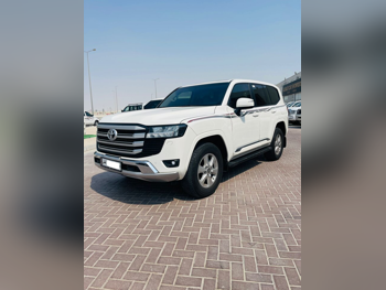 Toyota  Land Cruiser  GXR  2024  Automatic  51,000 Km  6 Cylinder  Four Wheel Drive (4WD)  SUV  White  With Warranty