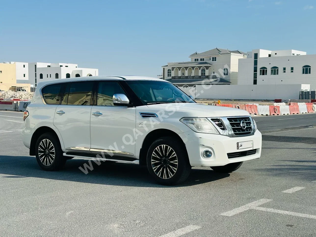 Nissan  Patrol  SE  2013  Automatic  199,000 Km  8 Cylinder  Four Wheel Drive (4WD)  SUV  White