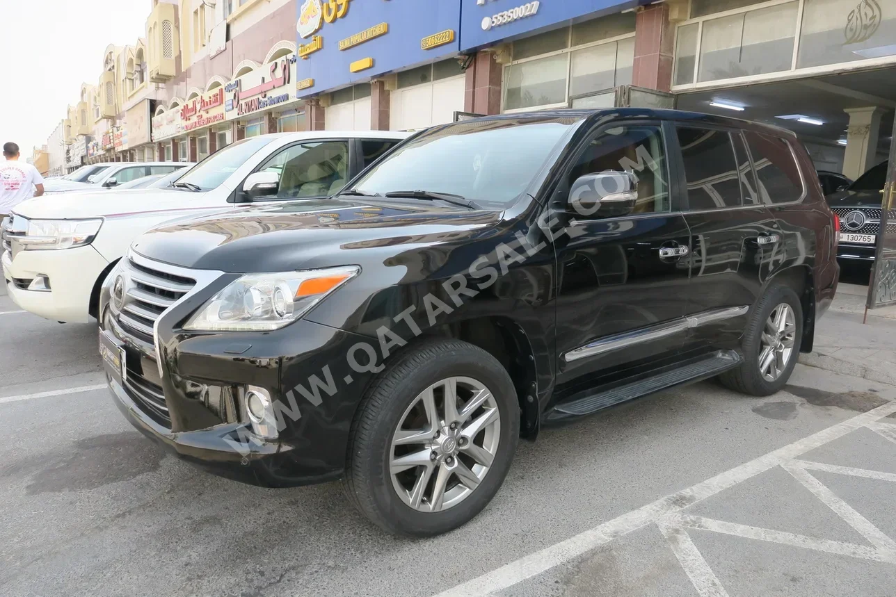 Lexus  LX  570  2013  Automatic  330,000 Km  8 Cylinder  Four Wheel Drive (4WD)  SUV  Black