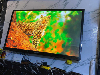 Television (TV) Samsung  - 51 Inch  - 4K or UHD