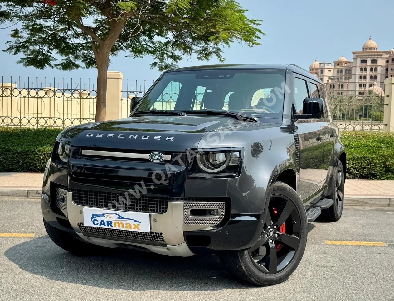 Land Rover  Defender  110 X  2022  Automatic  114,000 Km  6 Cylinder  Four Wheel Drive (4WD)  SUV  Black  With Warranty