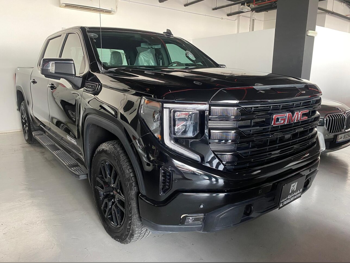 GMC  Sierra  Elevation  2024  Automatic  4,000 Km  8 Cylinder  Four Wheel Drive (4WD)  Pick Up  Black  With Warranty