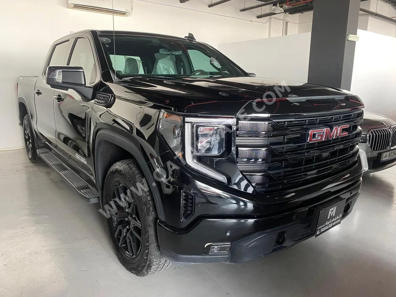 GMC  Sierra  Elevation  2024  Automatic  4,000 Km  8 Cylinder  Four Wheel Drive (4WD)  Pick Up  Black  With Warranty