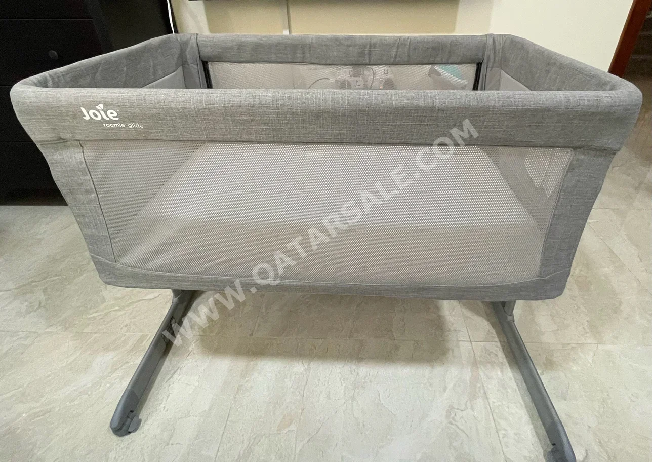 Kids Beds - Baby Crib  - Gray