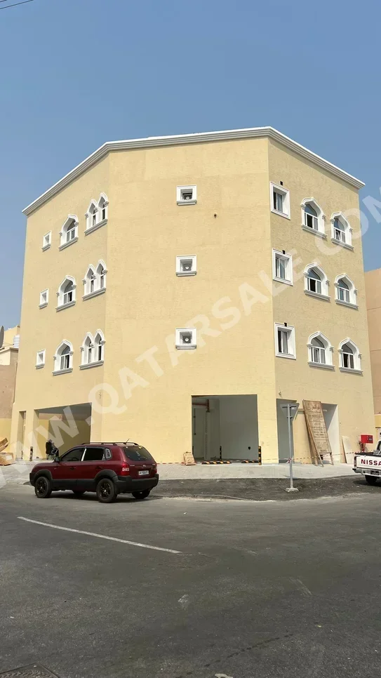 مباني ,ابراج ومجمعات - سكن عائلي - الدوحة - مدينة خليفة الجنوبية للبيع