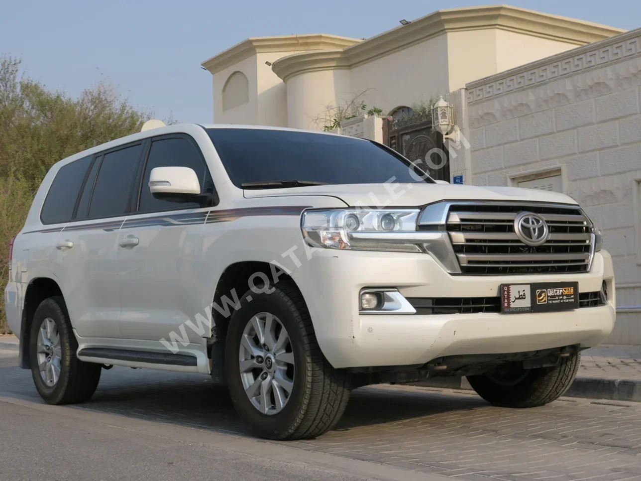 Toyota  Land Cruiser  GXR  2021  Automatic  170,000 Km  6 Cylinder  Four Wheel Drive (4WD)  SUV  White