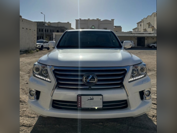 Lexus  LX  570  2013  Automatic  236,000 Km  8 Cylinder  Four Wheel Drive (4WD)  SUV  White