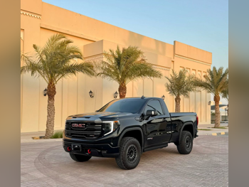 GMC  Sierra  AT4  2023  Automatic  33,000 Km  8 Cylinder  Four Wheel Drive (4WD)  Pick Up  Black  With Warranty
