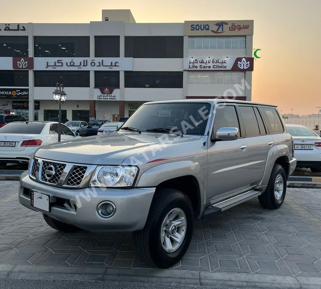 Nissan  Patrol  Safari  2016  Automatic  151,000 Km  6 Cylinder  Four Wheel Drive (4WD)  SUV  Silver