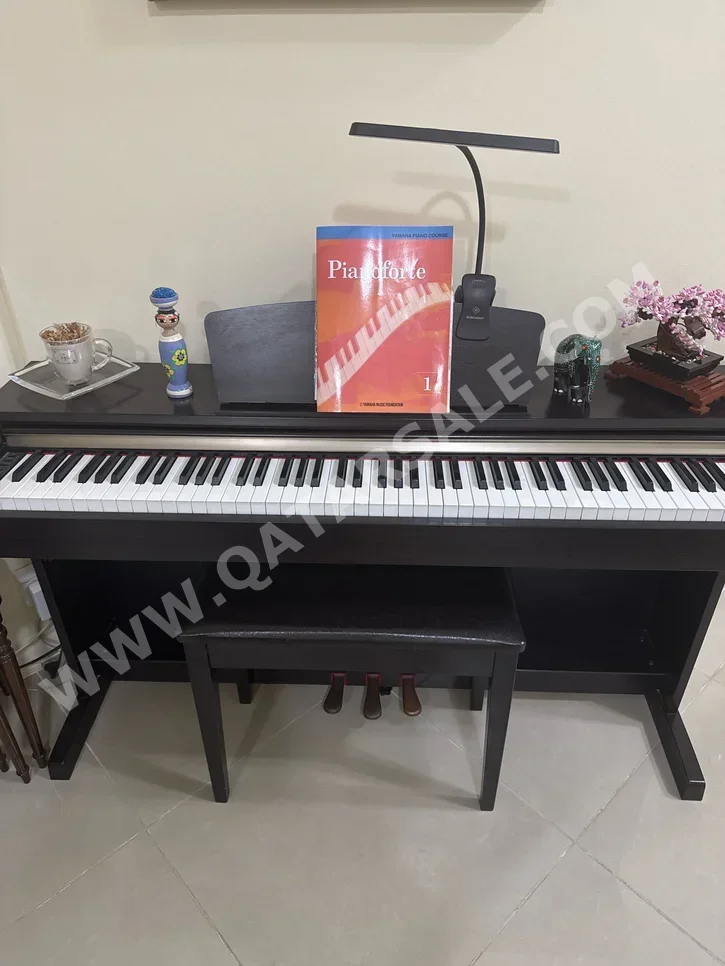 Piano Yamaha  Digital  Upright piano