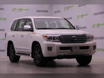 Toyota  Land Cruiser  VXR  2015  Automatic  239,900 Km  8 Cylinder  Four Wheel Drive (4WD)  SUV  White