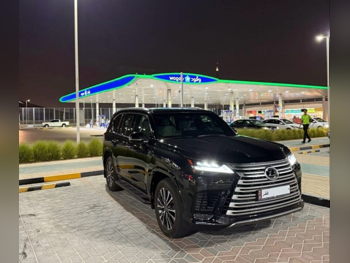 لكزس ال اكس 600 لكجري 2025 اوتوماتيك 29,000 كم 6 سلندر دفع رباعي اس يو في أسود تحت الضمان