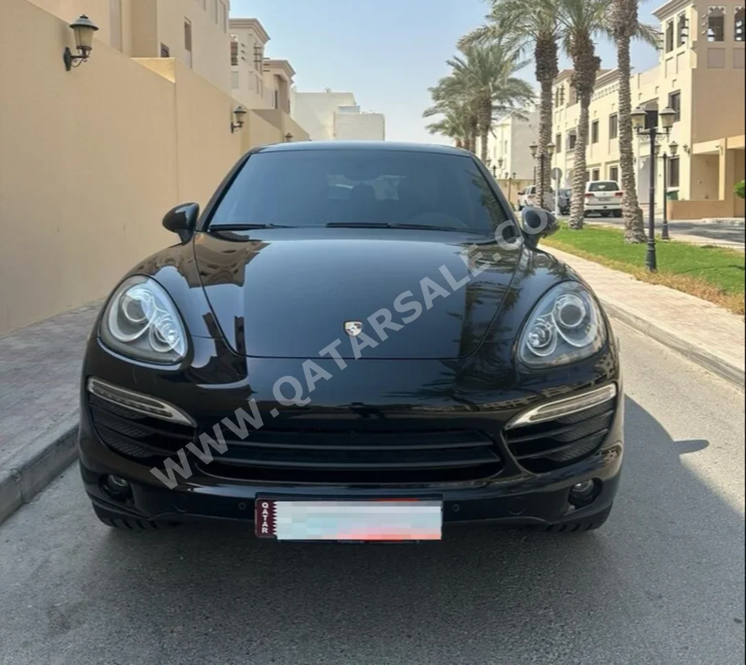 بورش  كيان  اس  2013  اوتوماتيك  108,000 كم  6 سلندر  دفع كلي مستمر  اس يو في  أسود